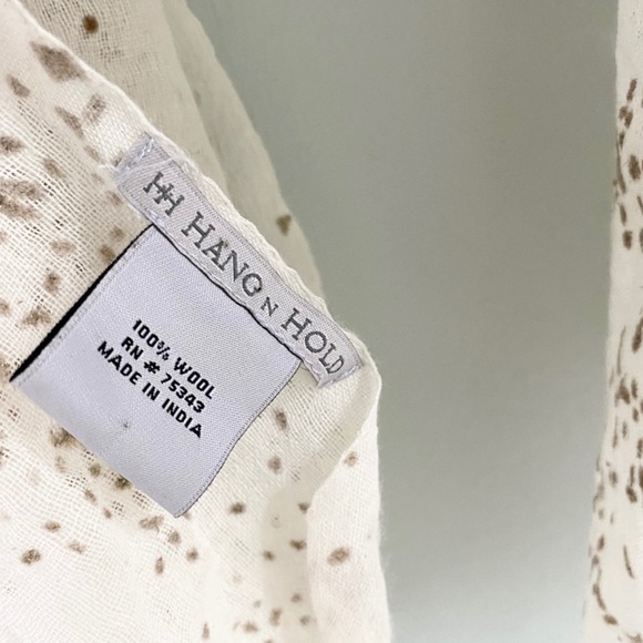 Hang N Hold Casual Wrap Wool Scarf, One Size - Picture 8 of 8